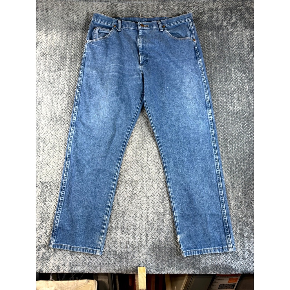 Wrangler Cowboy Cut Straight Jeans Men 39x32 Blue Denim Cotton Relaxed High Rise